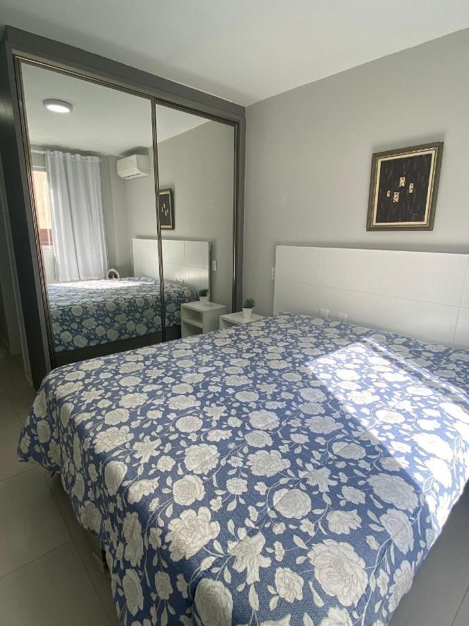 Apartamento 2 dormitórios e sacada 80 mts do mar Balneário Camboriú Exterior foto