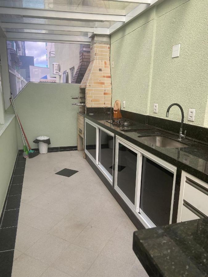 Apartamento 2 dormitórios e sacada 80 mts do mar Balneário Camboriú Exterior foto