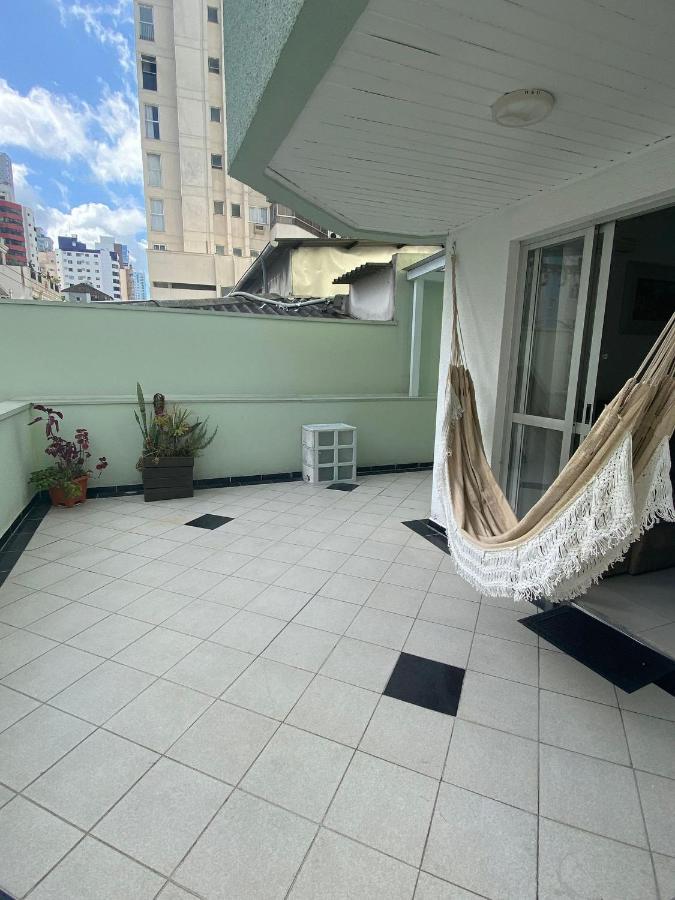 Apartamento 2 dormitórios e sacada 80 mts do mar Balneário Camboriú Exterior foto