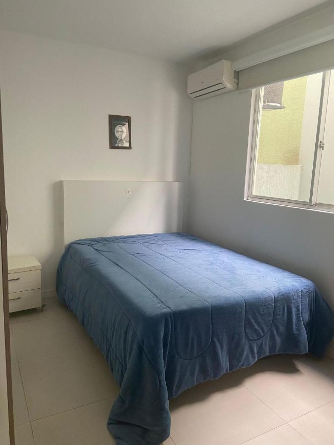 Apartamento 2 dormitórios e sacada 80 mts do mar Balneário Camboriú Exterior foto