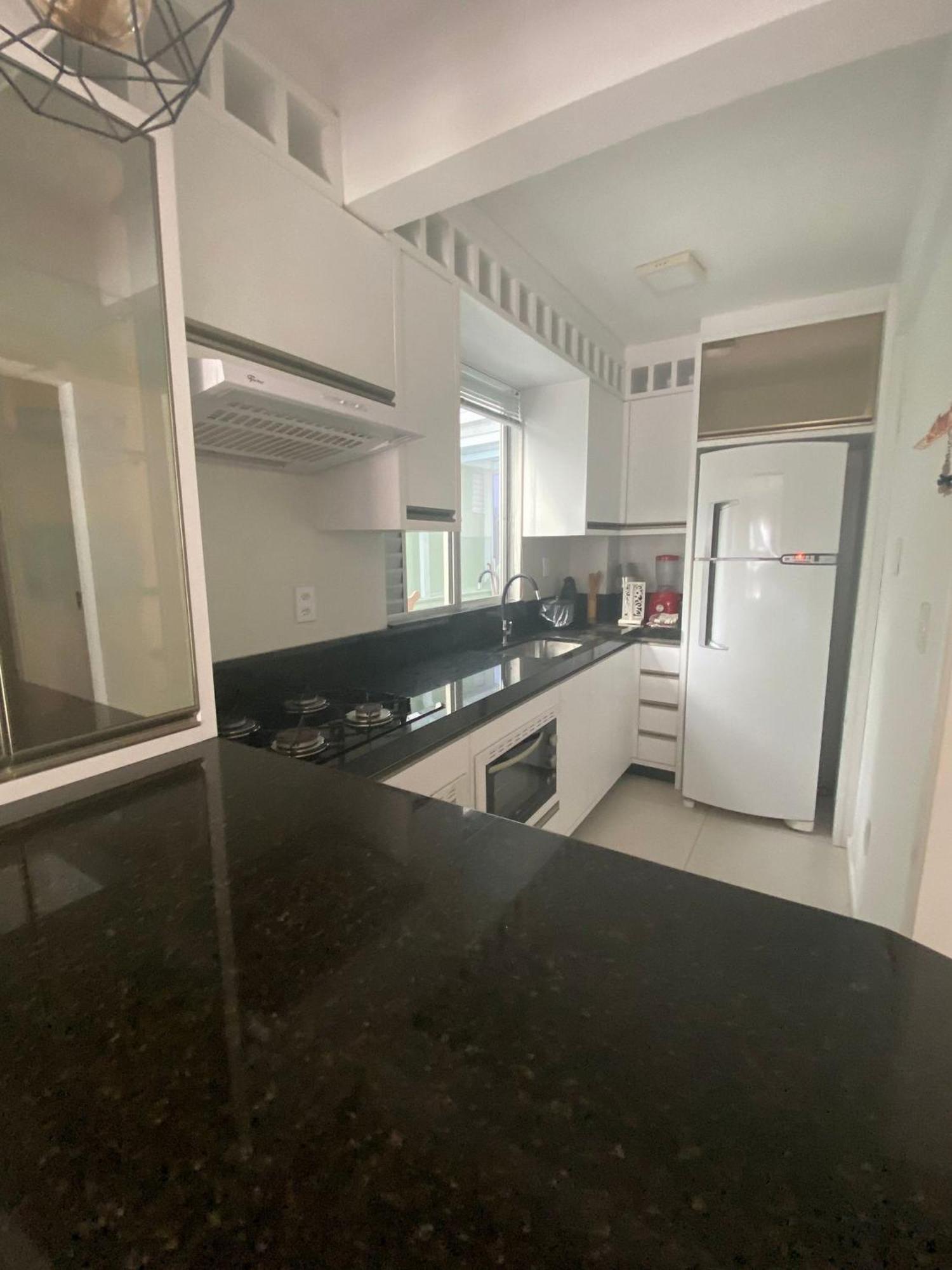 Apartamento 2 dormitórios e sacada 80 mts do mar Balneário Camboriú Exterior foto
